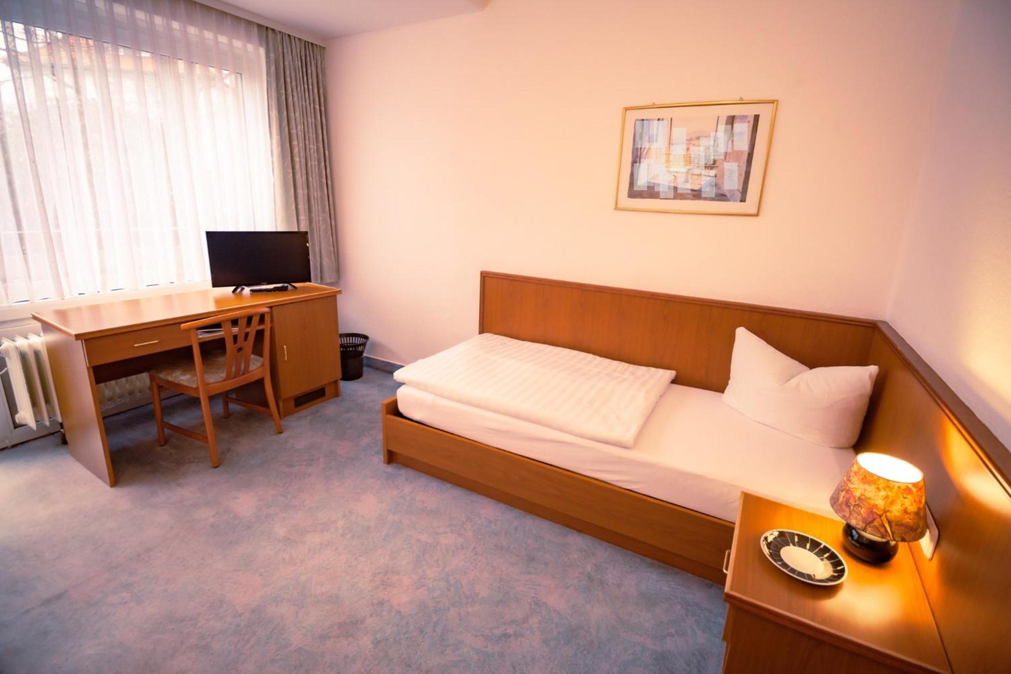 Hotel-Pension Ursula Бад-Закса Экстерьер фото
