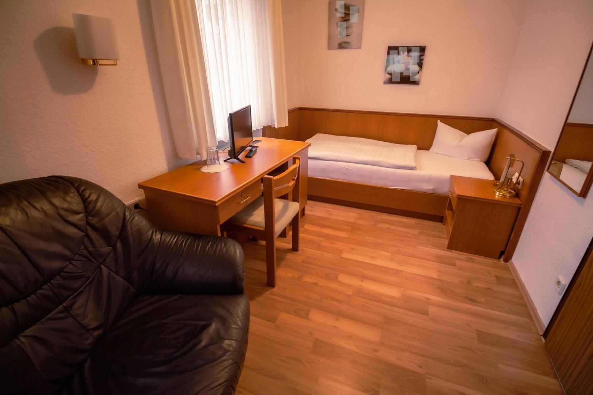 Hotel-Pension Ursula Бад-Закса Экстерьер фото